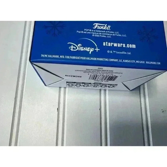 Hallmark Funko Pop! Star Wars The Mandalorian GROGU Christmas Ornament NEW - Picture 2 of 2